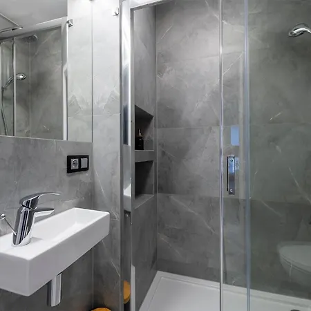 Manufaktura's Star ***** By Pinpoint Łódź