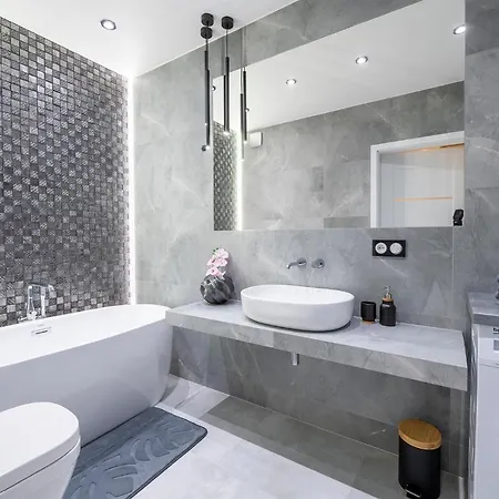 Manufaktura's Star ***** By Pinpoint Łódź