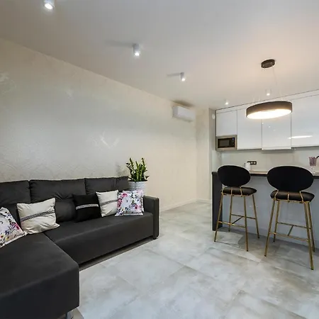 Manufaktura's Star ***** By Pinpoint Apartman *