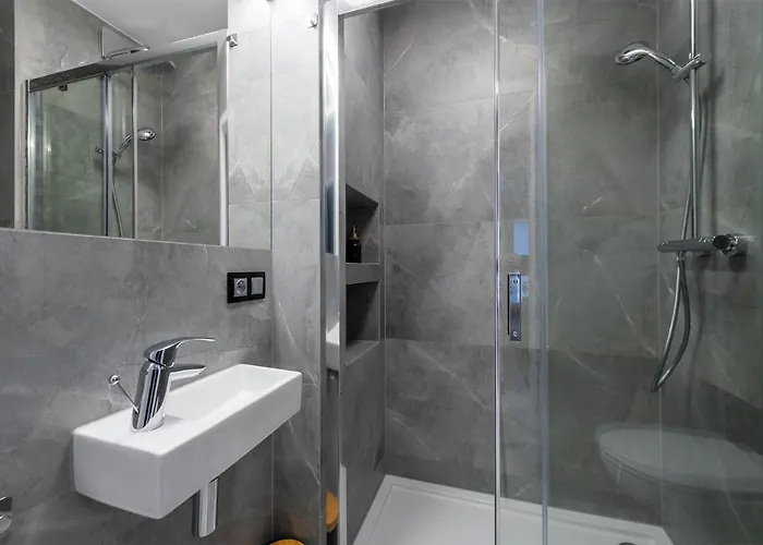 Manufaktura's Star ***** By Pinpoint 罗兹