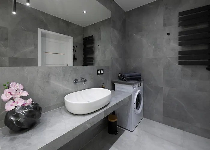 Manufaktura's Star ***** By Pinpoint