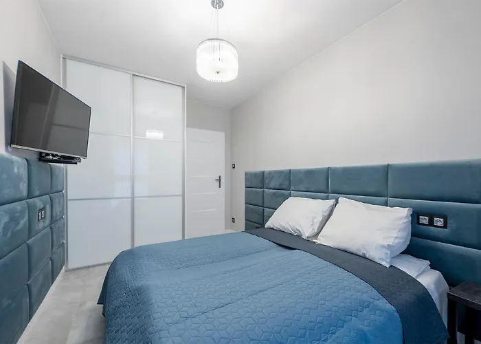 Manufaktura's Star ***** By Pinpoint * Łódź